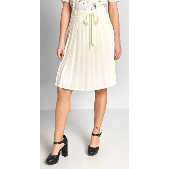 ModCloth Womens Large Cream Pleated Tie Waist Knee‎ Length Career Formal Skirt - Picture 1 of 9